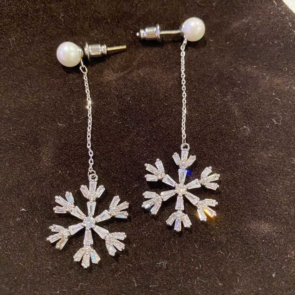 Snow flake earring